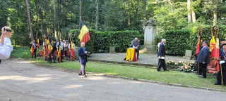 Groupe Socialiste du Parlement de la Fédération Wallonie-Bruxelles - Nos députés sur le terrain - Commémoration au Bois de Courrière 